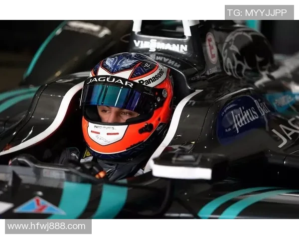 冰岛足球明星崛起之路:从寒冷小岛到国际赛场的荣耀征程 冰岛足球明星崛起之路:从寒冷小岛到国际赛场的荣耀征程